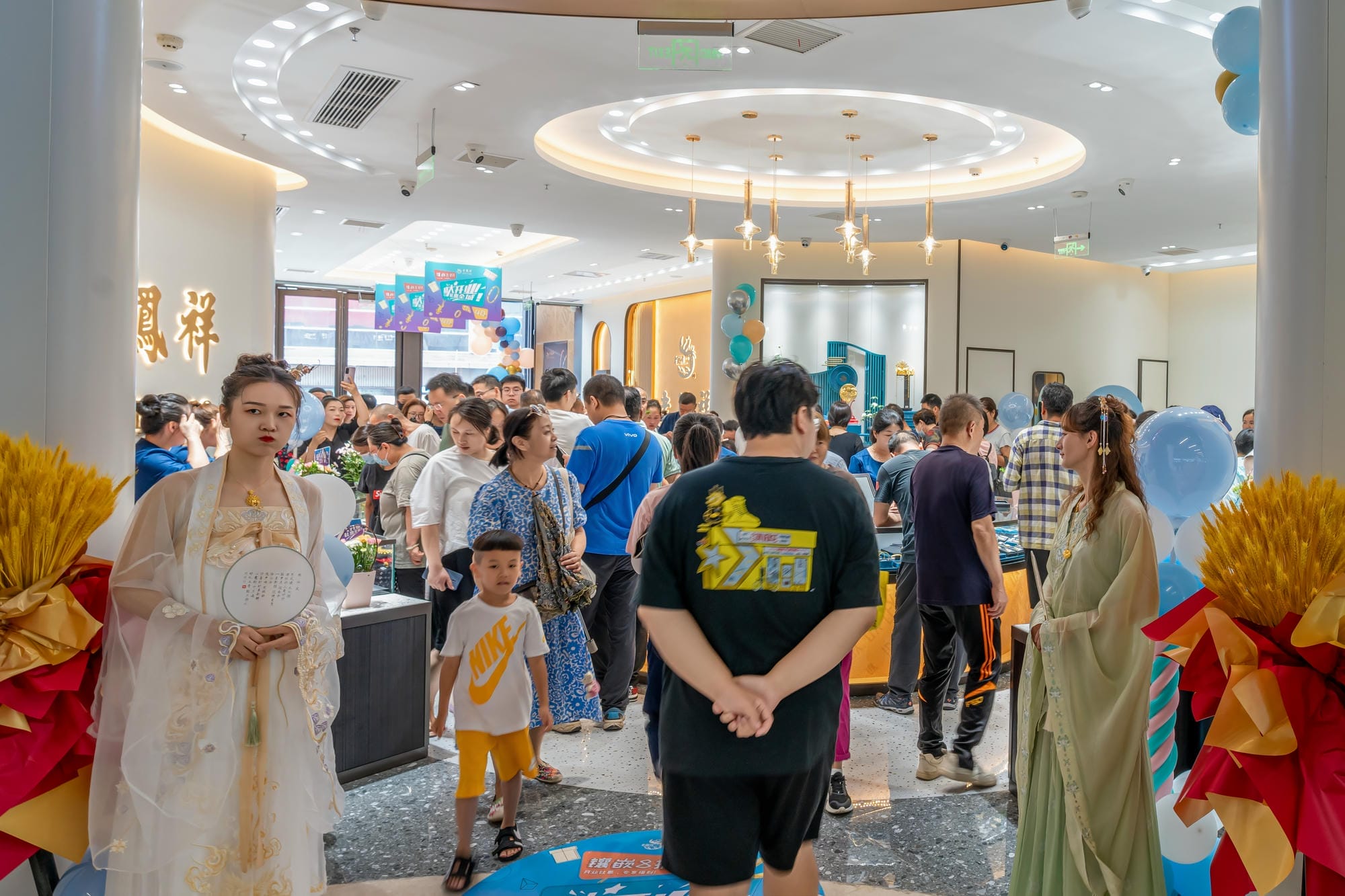 河南郑州老凤祥（亚细亚广场）珠宝照明案例