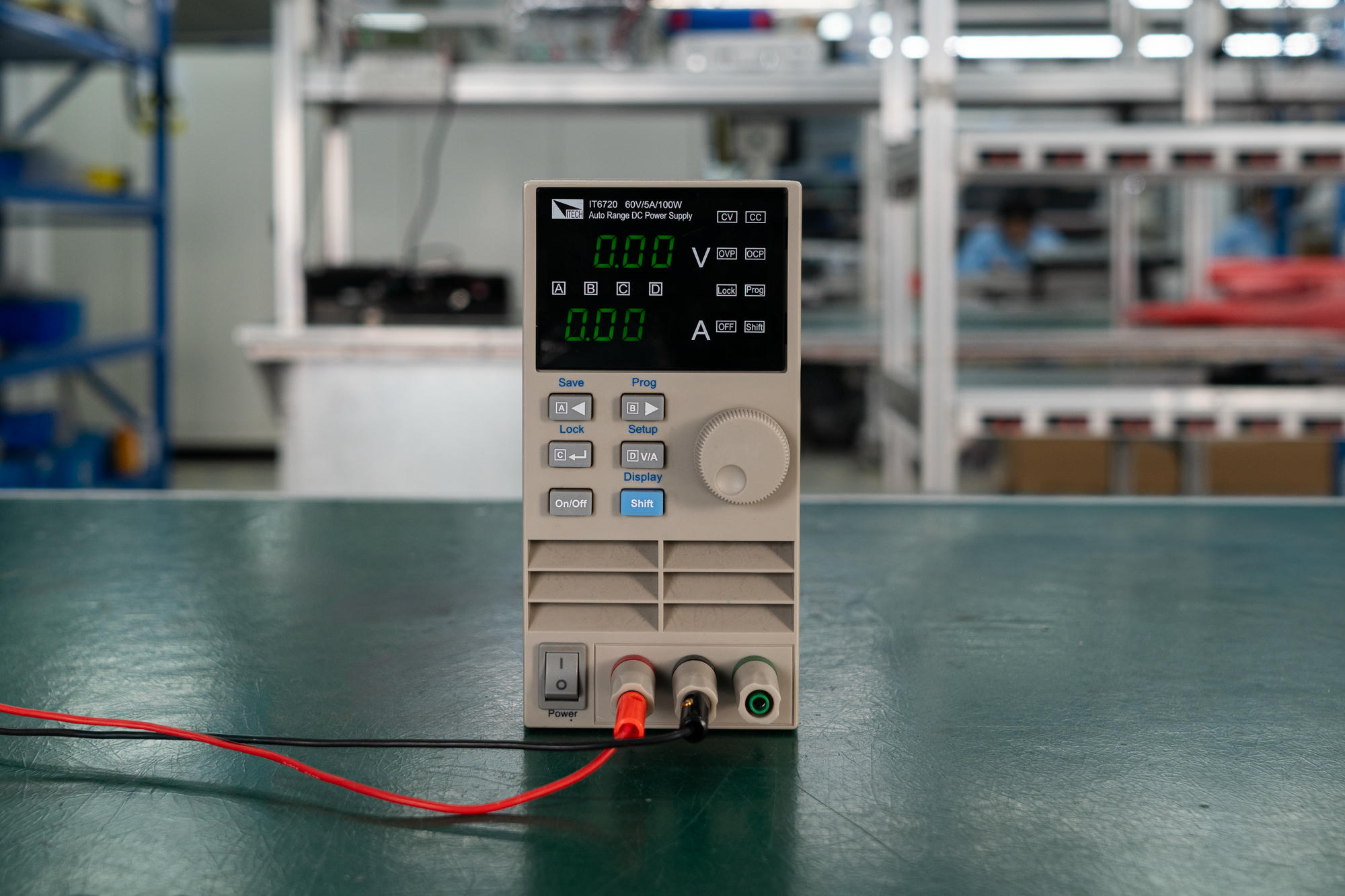 自动量程直流电源